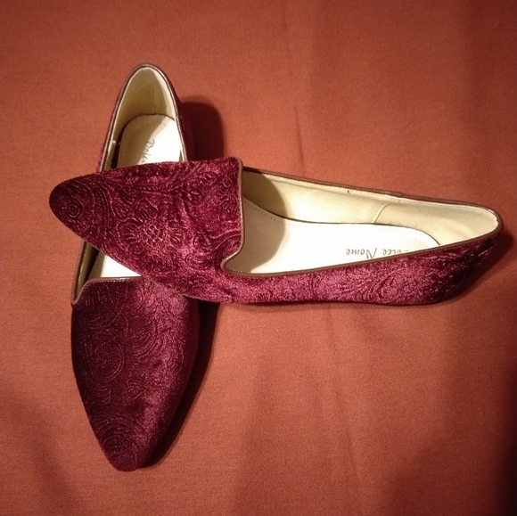 Shoes - Picture 2 of 3